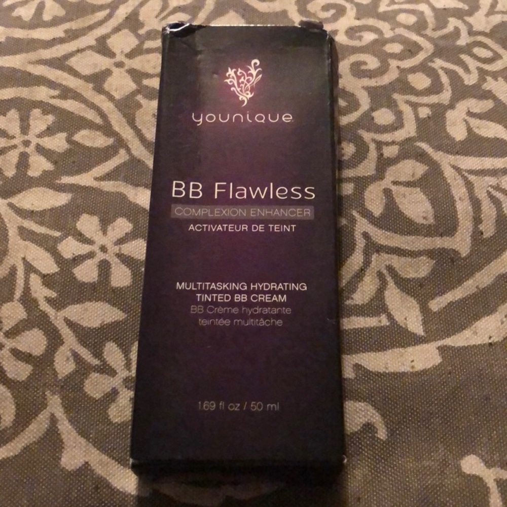 Unique BB flawless complexion enhancer